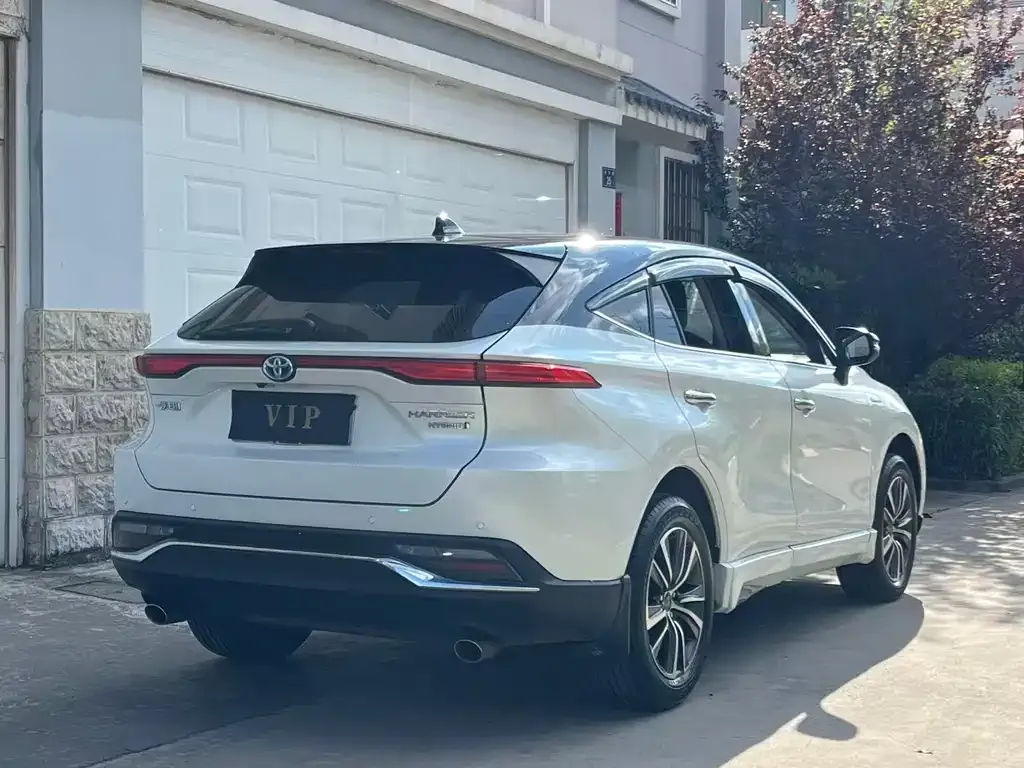 Toyota Harrier — фото 2