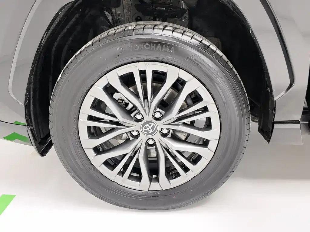Toyota Wildlander — фото 10