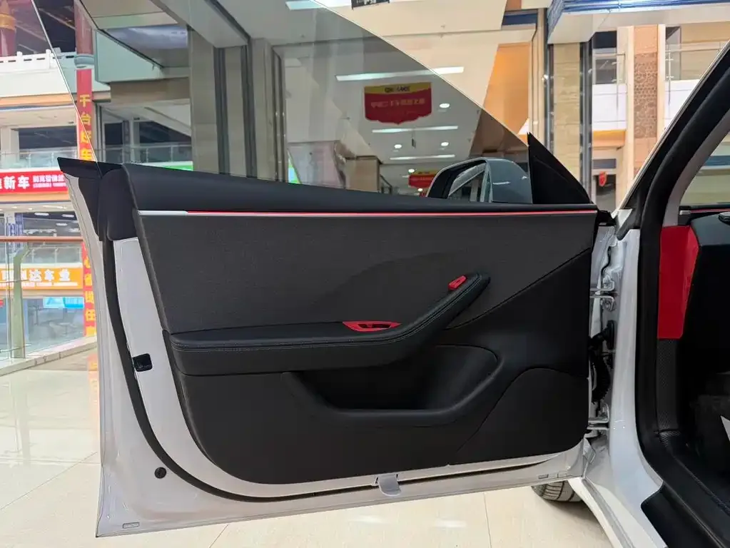 Tesla Model 3 2024 из CN, фото 8