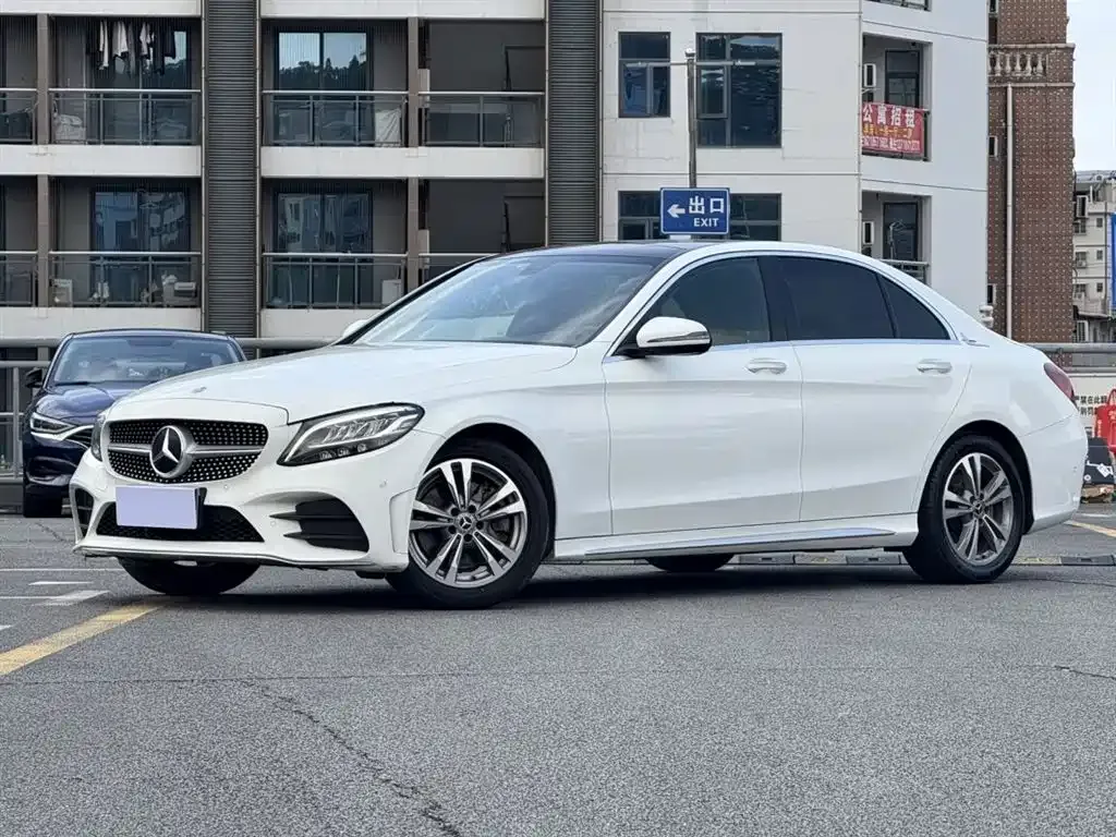 Mercedes-Benz C-Class — фото 1