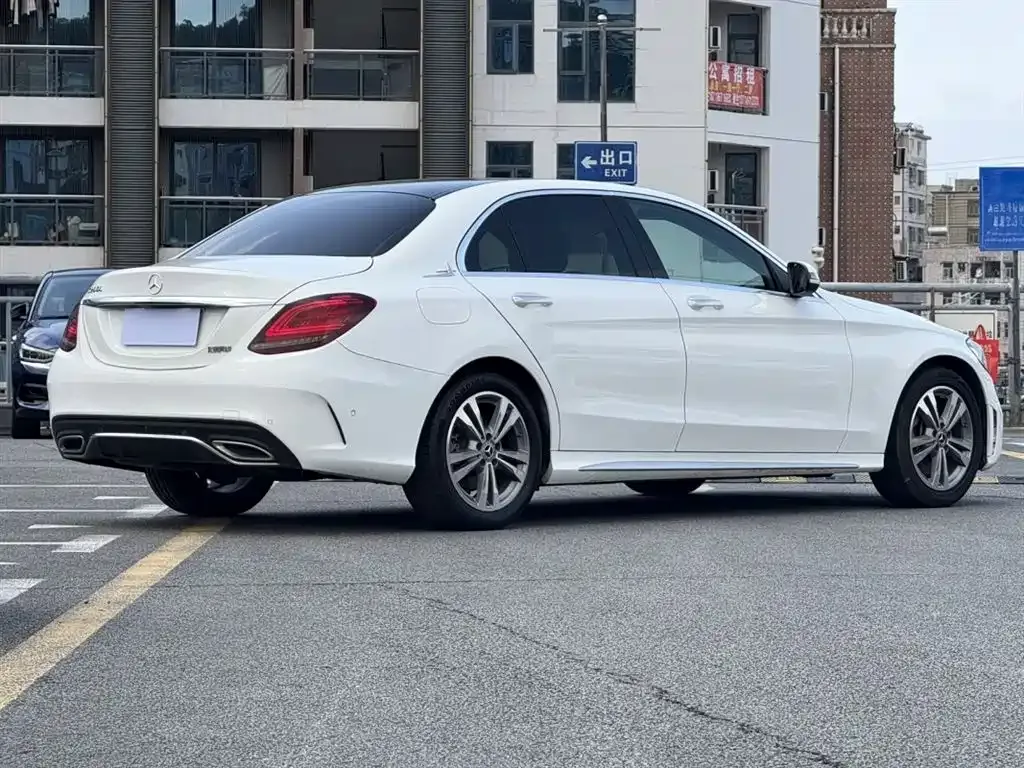 Mercedes-Benz C-Class — фото 7