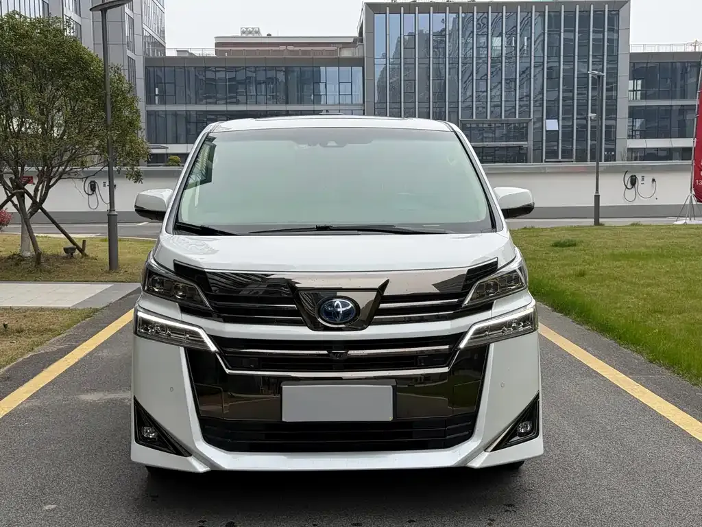 Toyota Vellfire — фото 2