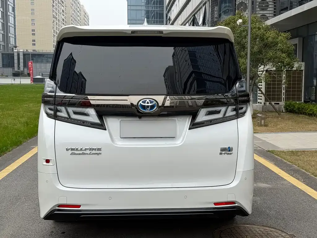 Toyota Vellfire — фото 10