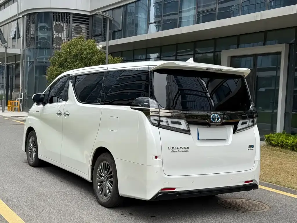 Toyota Vellfire — фото 7