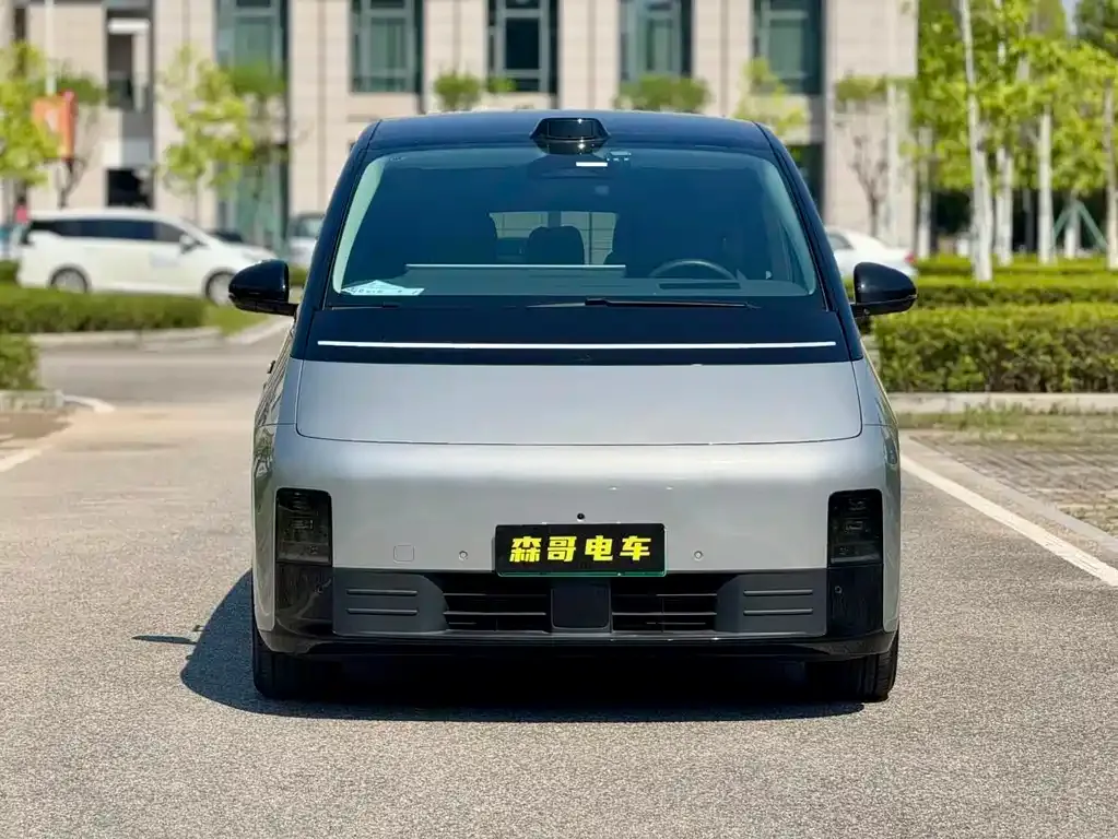 Li Auto MEGA — фото 6