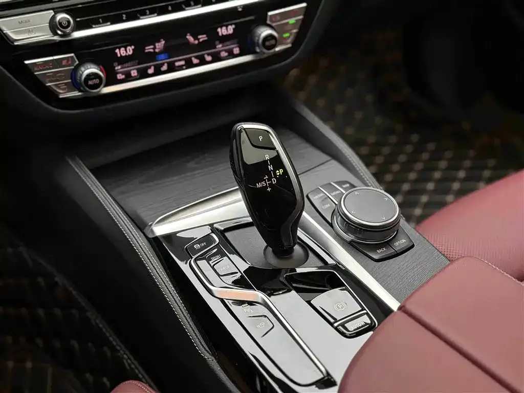 BMW 5 Series — фото 10