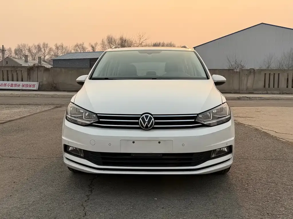 Volkswagen Touran 2021 из CN, фото 8