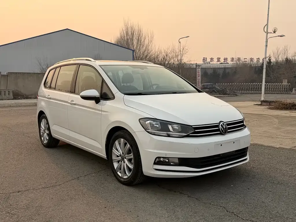 Volkswagen Touran 2021 из CN, фото 5