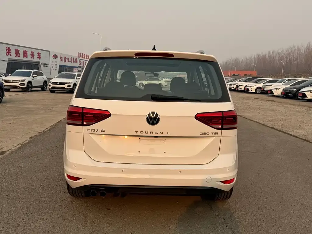 Volkswagen Touran 2021 из CN, фото 6