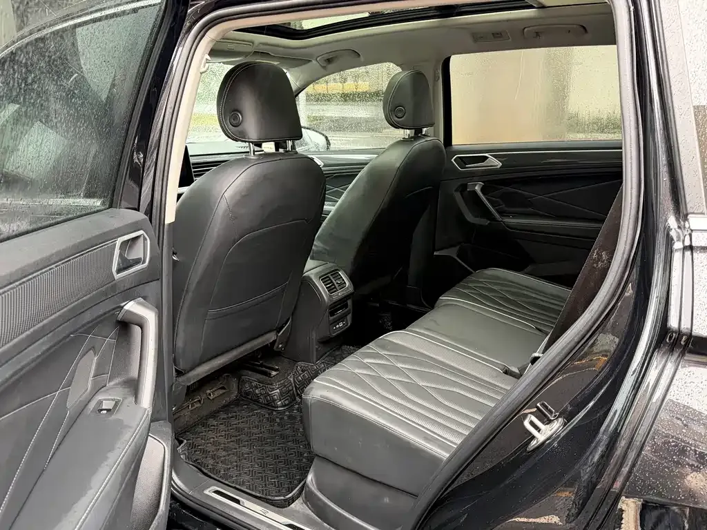 Volkswagen Tiguan L 2023 из CN, фото 2