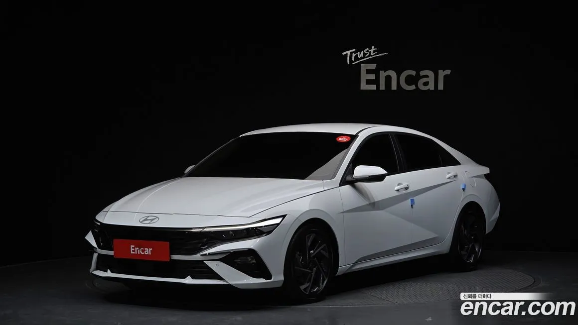Hyundai AVANTE — фото 1