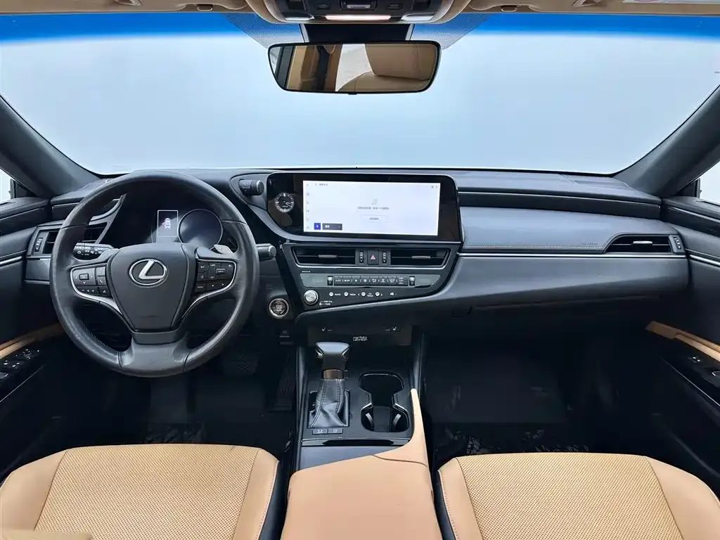 Lexus ES — фото 10