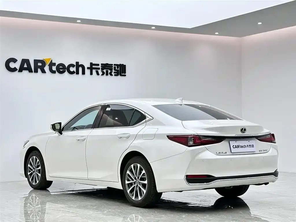 Lexus ES — фото 4