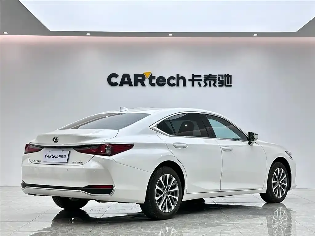 Lexus ES — фото 9