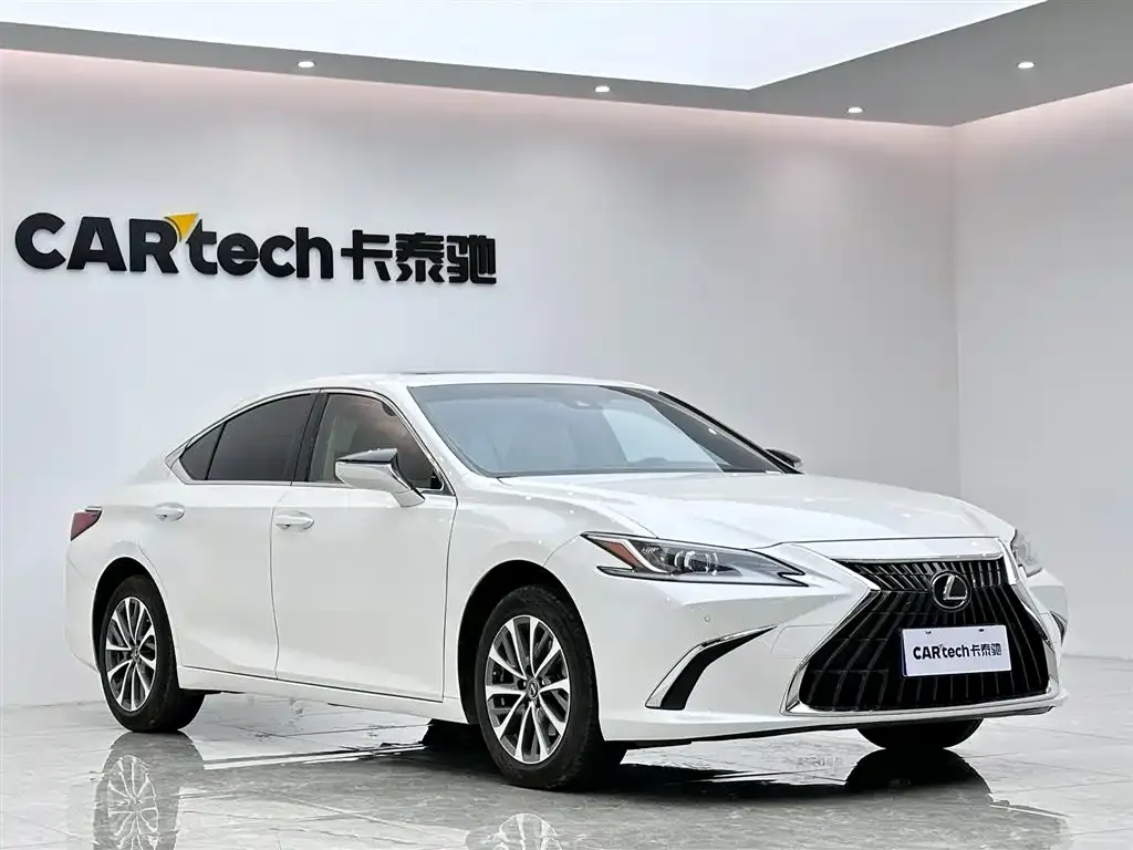 Lexus ES — фото 8