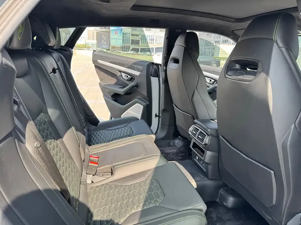 Lamborghini Urus 2021 из CN, фото 4