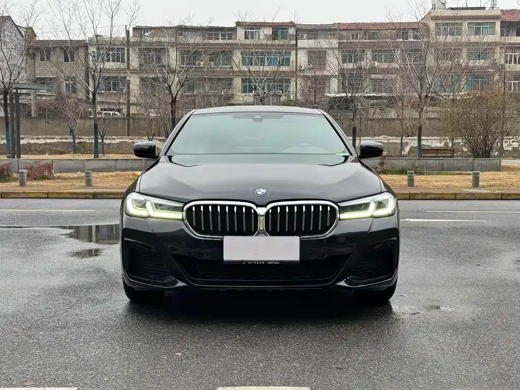 BMW 5 Series — фото 10