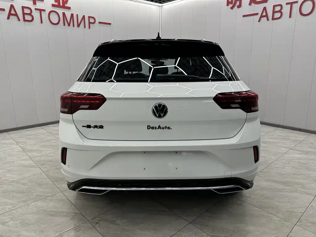 Volkswagen T-Roc — фото 9