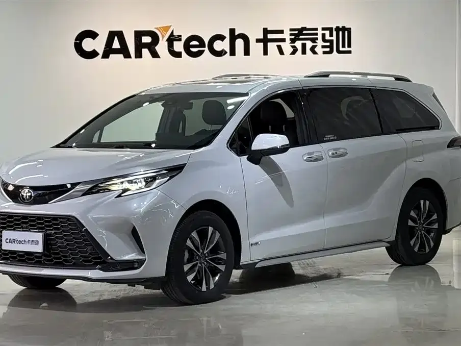 Toyota Granvia — фото 1
