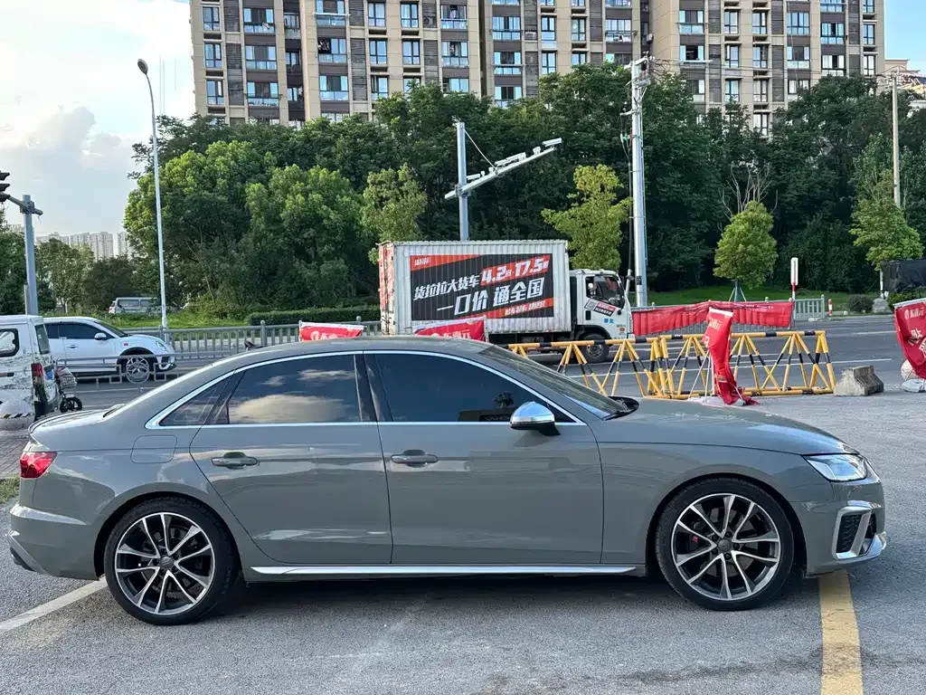 Audi S4 — фото 5