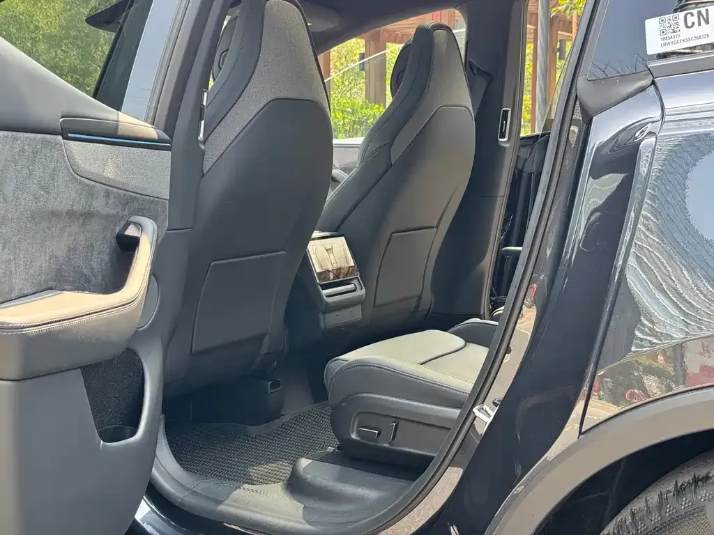 Tesla Model Y L — фото 6