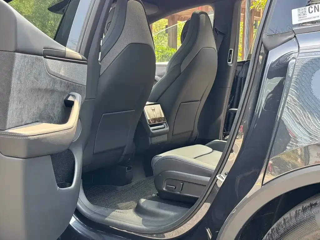 Tesla Model Y L — фото 3