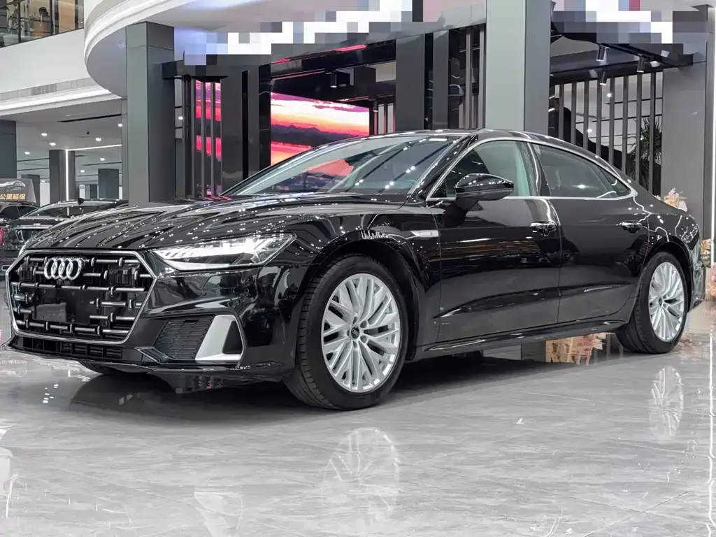 Audi A7L — фото 1