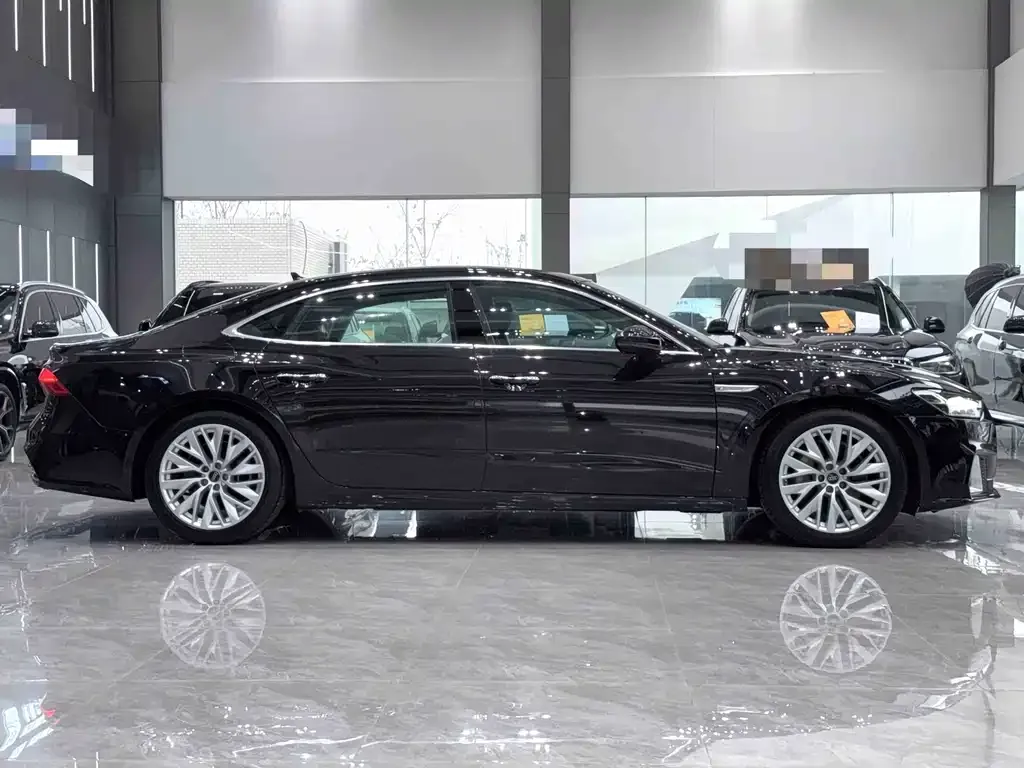 Audi A7L — фото 2