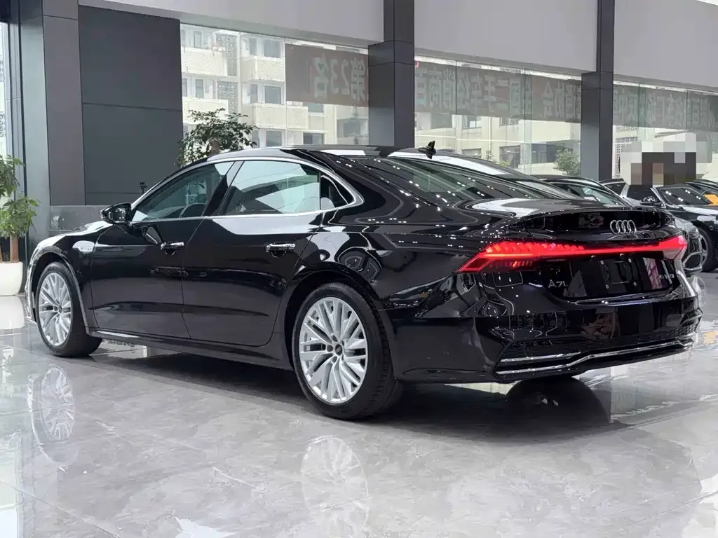 Audi A7L — фото 6