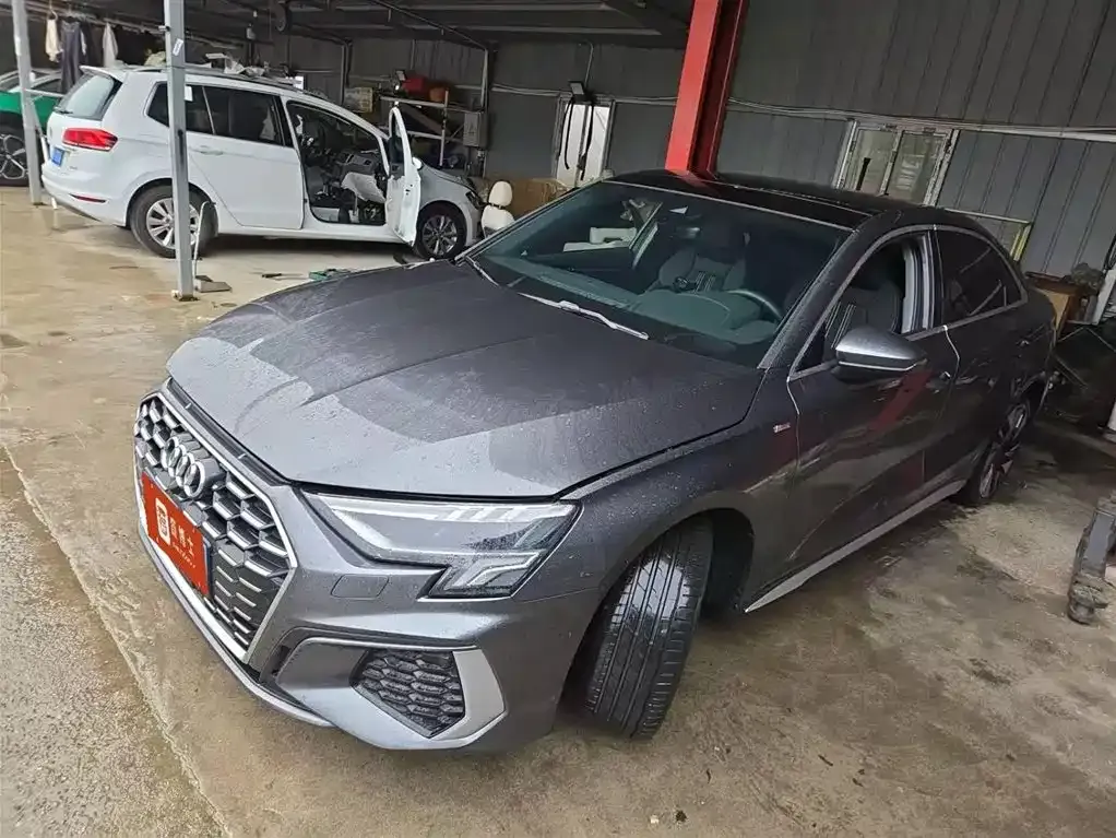 Audi A3 2023 из CN, фото 1