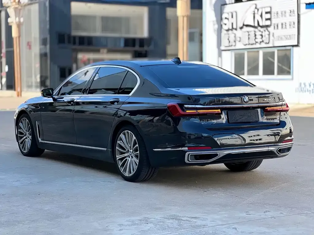 BMW 7 Series 2021 из CN, фото 2