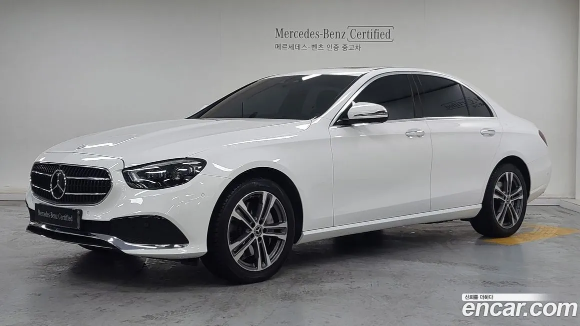 Mercedes-Benz E-Class — фото 1