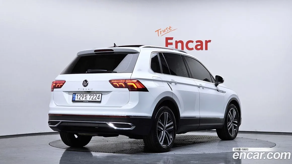 Volkswagen Tiguan — фото 6