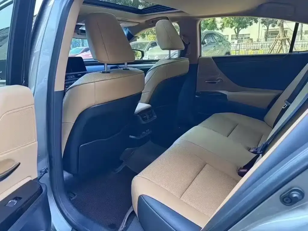 Lexus ES 2024 из CN, фото 8