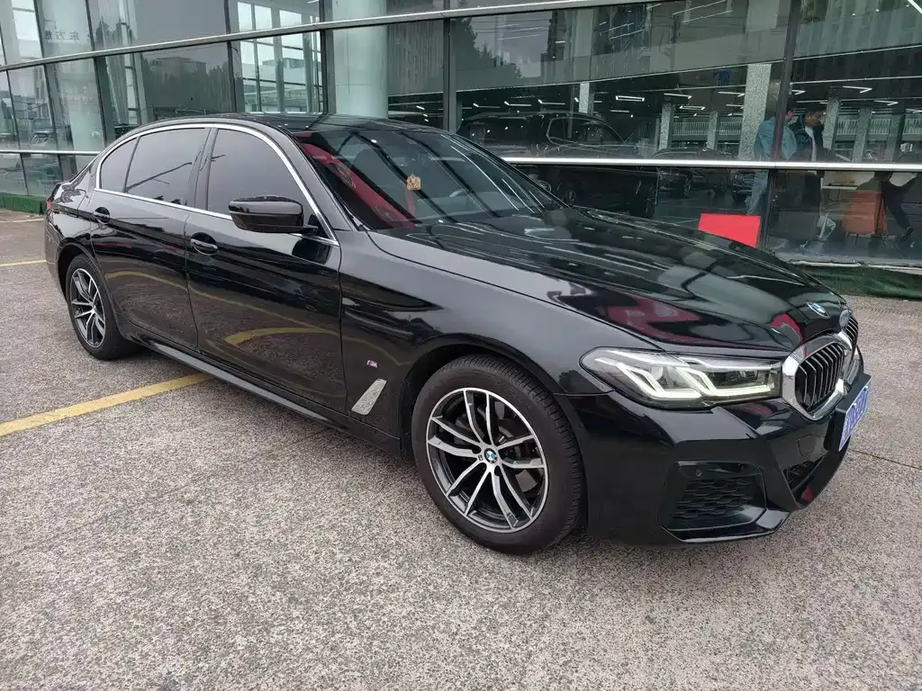BMW 5 Series — фото 8