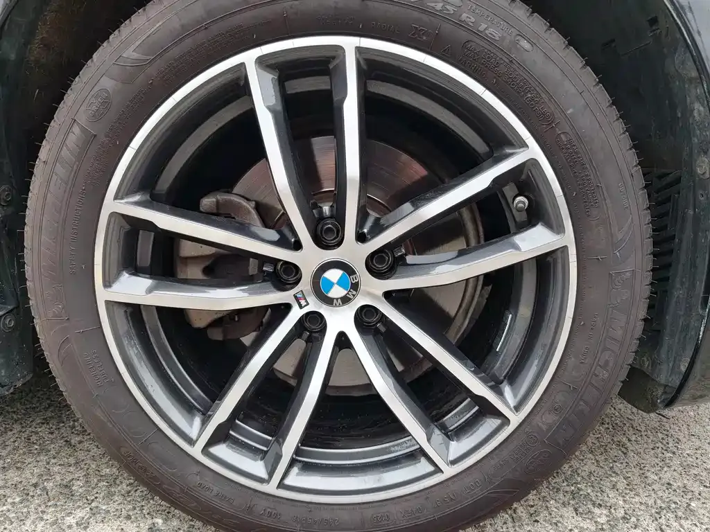 BMW 5 Series — фото 10