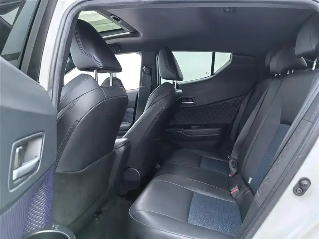 Toyota C-HR 2021 из CN, фото 2
