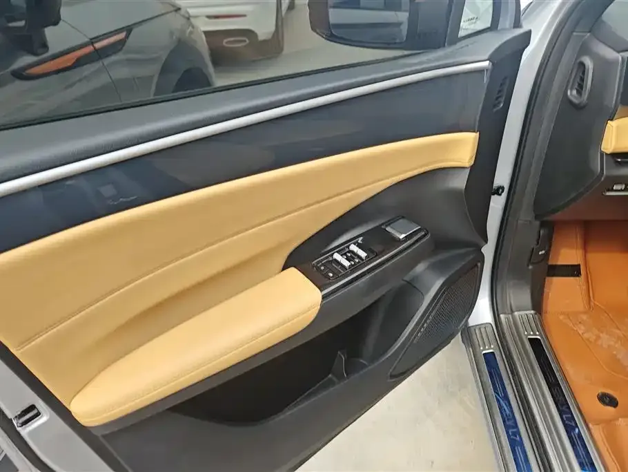 Geely Galaxy L7 — фото 10