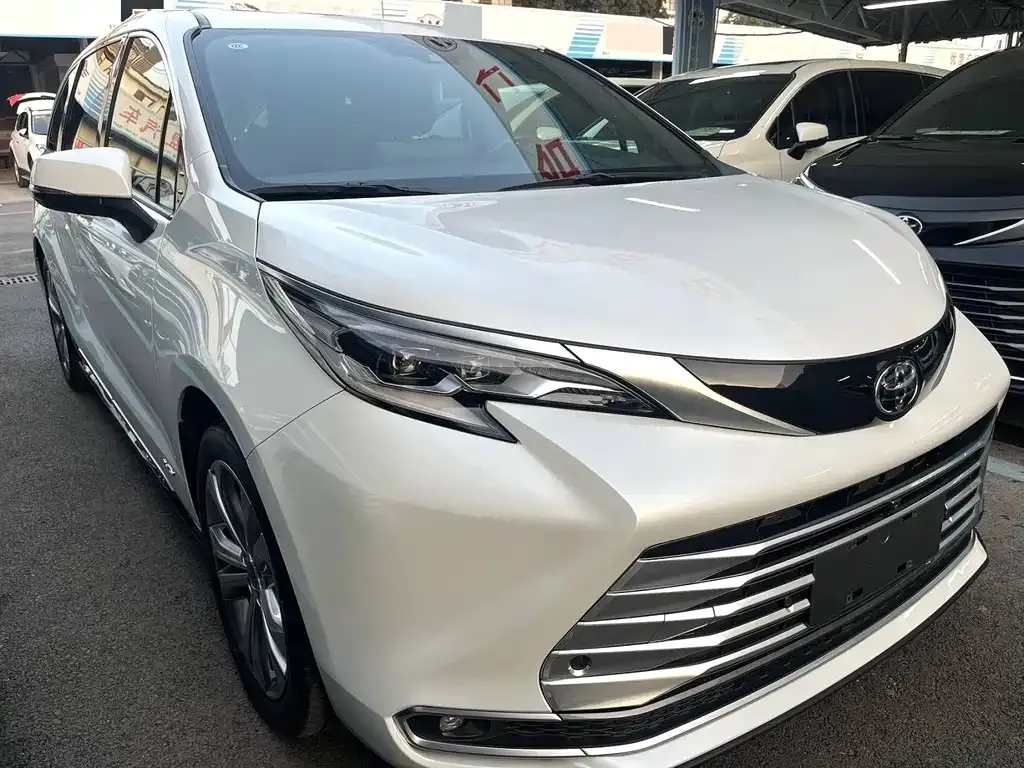 Toyota Sienna 2024 из CN, фото 3