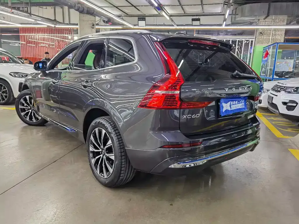 Volvo XC60 2023 из CN, фото 4