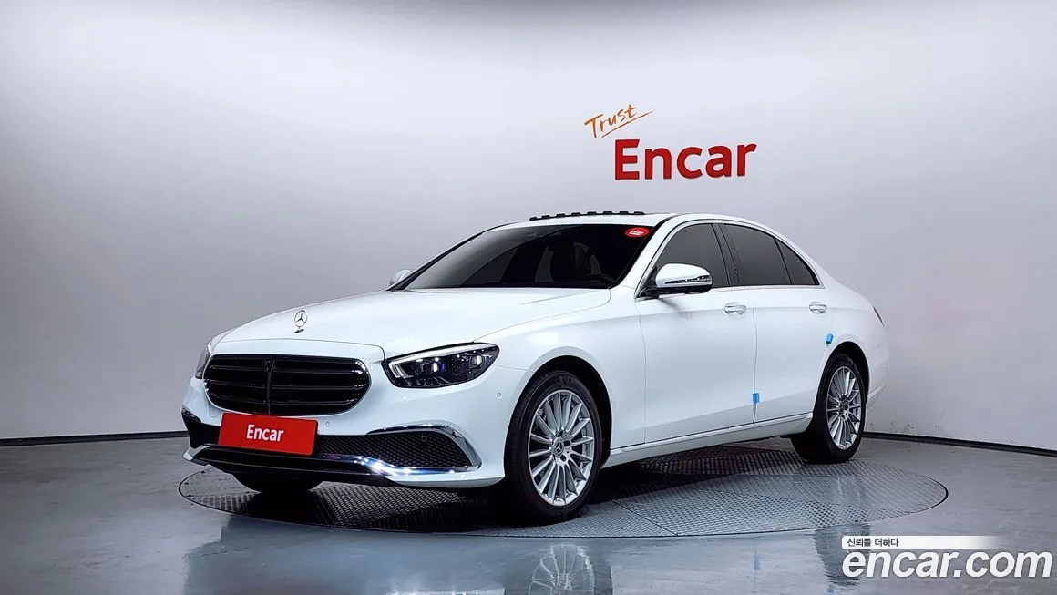 Mercedes-Benz E-Class — фото 1