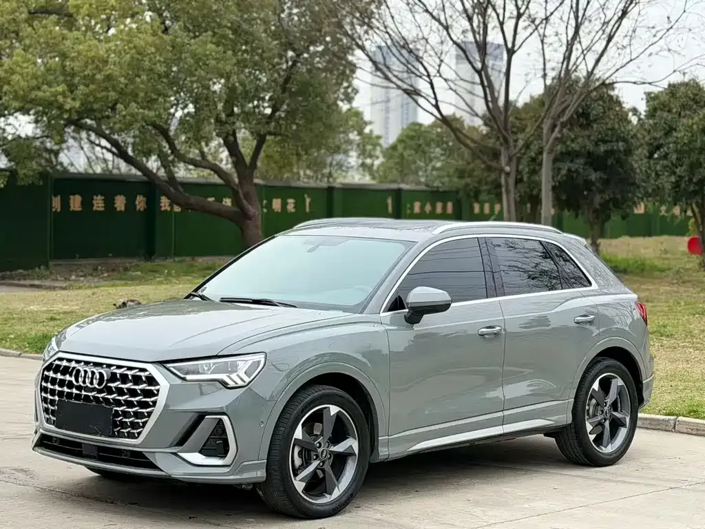 Audi Q3 — фото 1