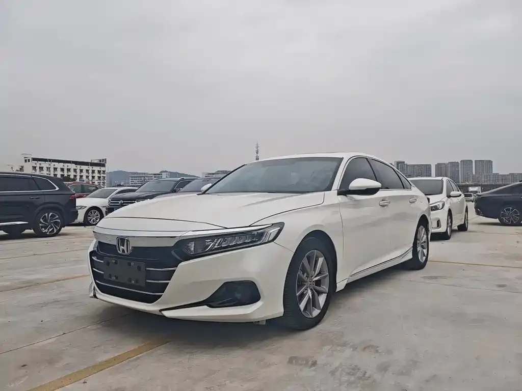 Honda Accord — фото 1