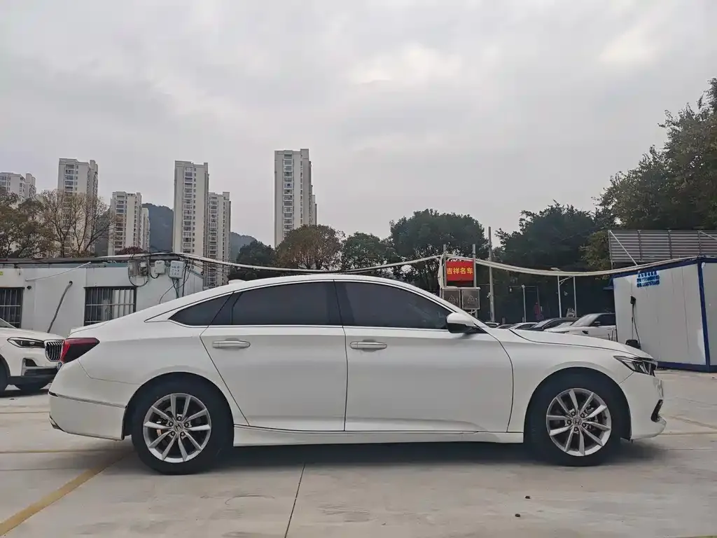 Honda Accord — фото 4
