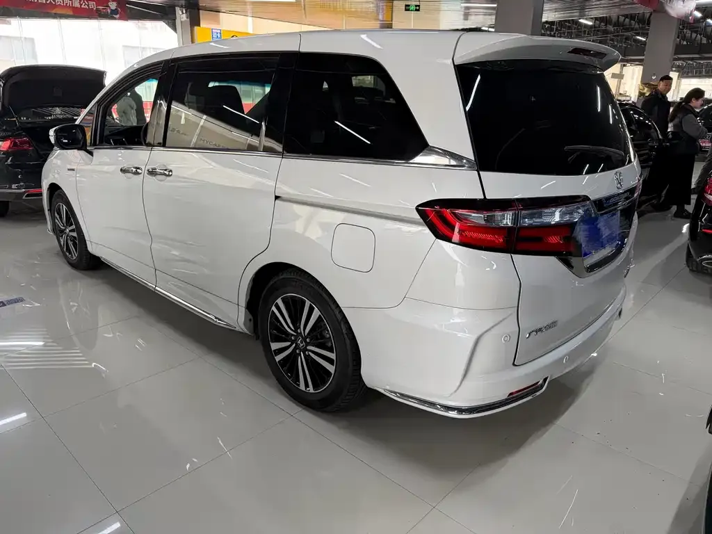 Honda Odyssey — фото 4