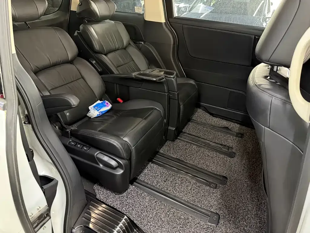Honda Odyssey — фото 10