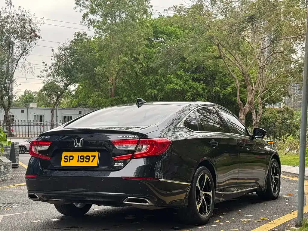 Honda Accord — фото 5