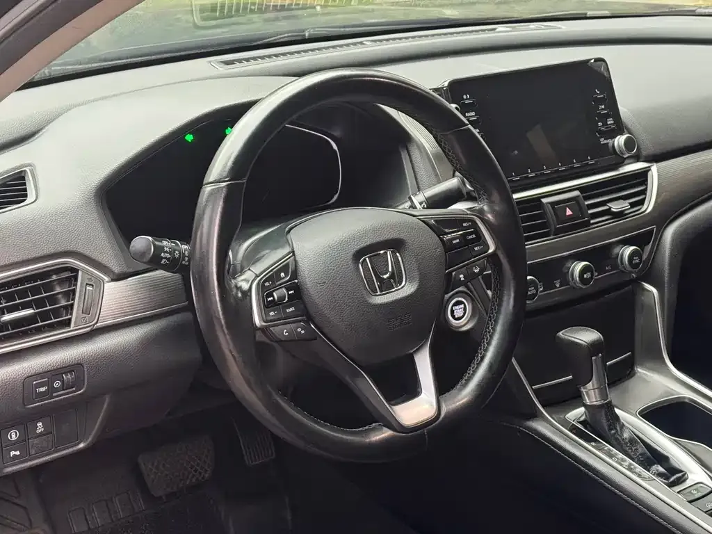 Honda Accord — фото 6