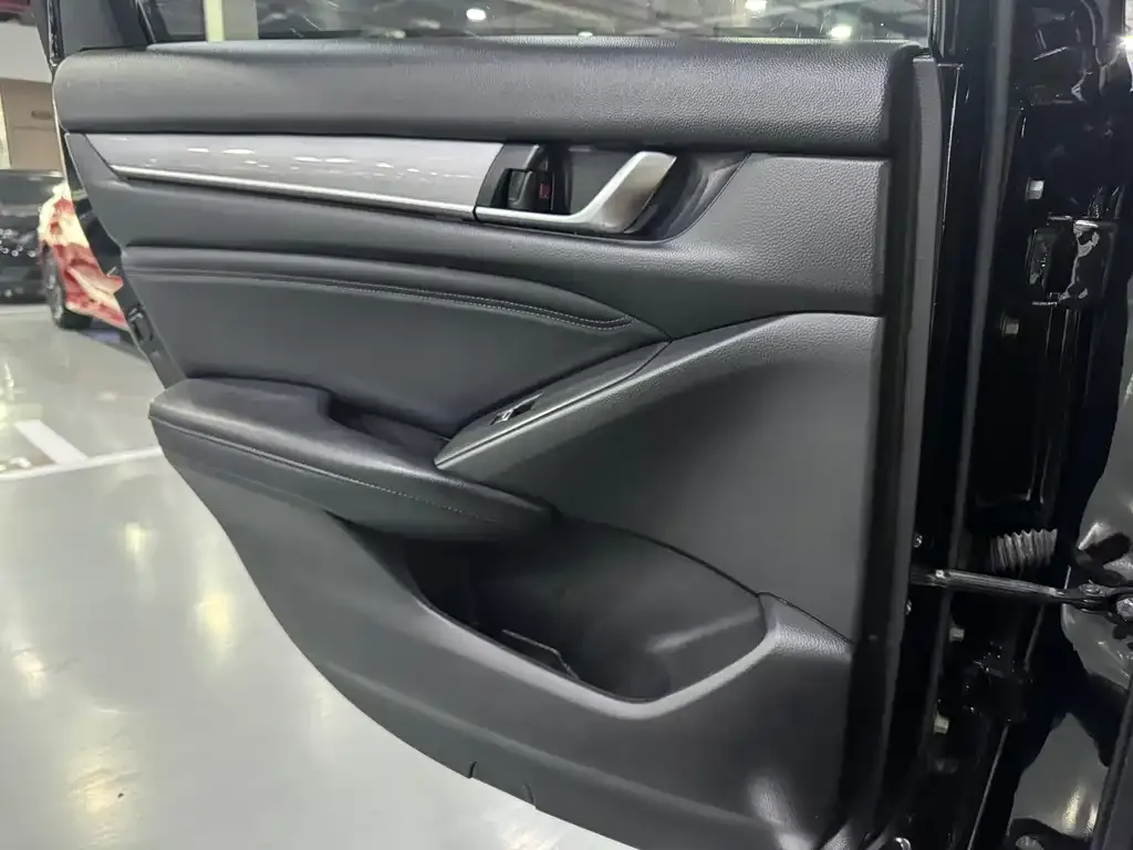 Honda Accord — фото 4