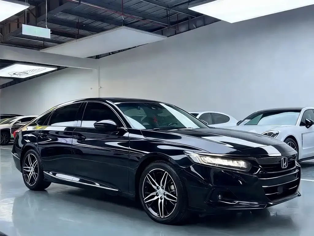 Honda Accord — фото 10